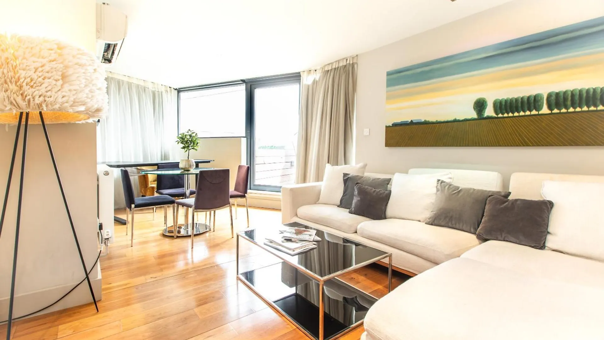 Modern City Apartments ロンドン