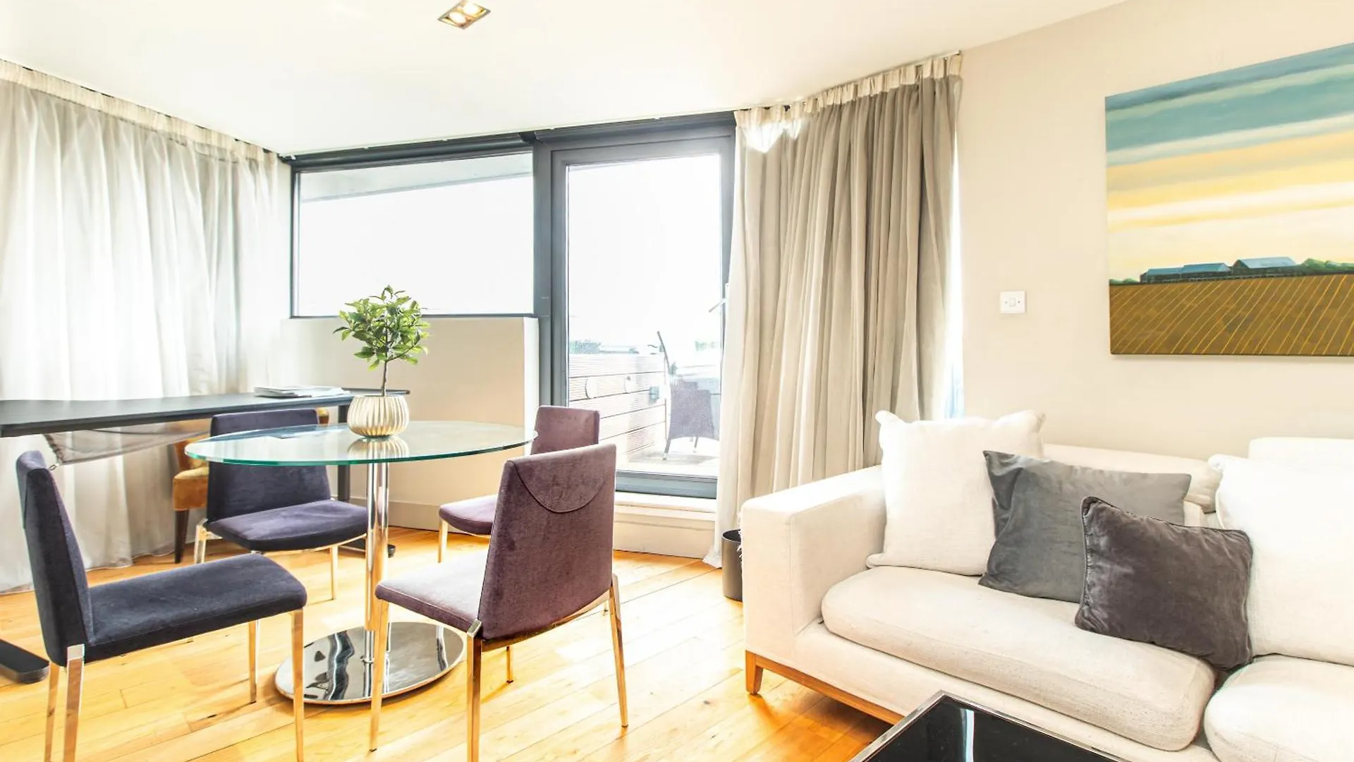 Modern City Apartments ロンドン アパートホテル